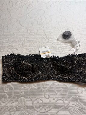 Free People Black Floral Lace Bandeau With Straps. NWT. 34A